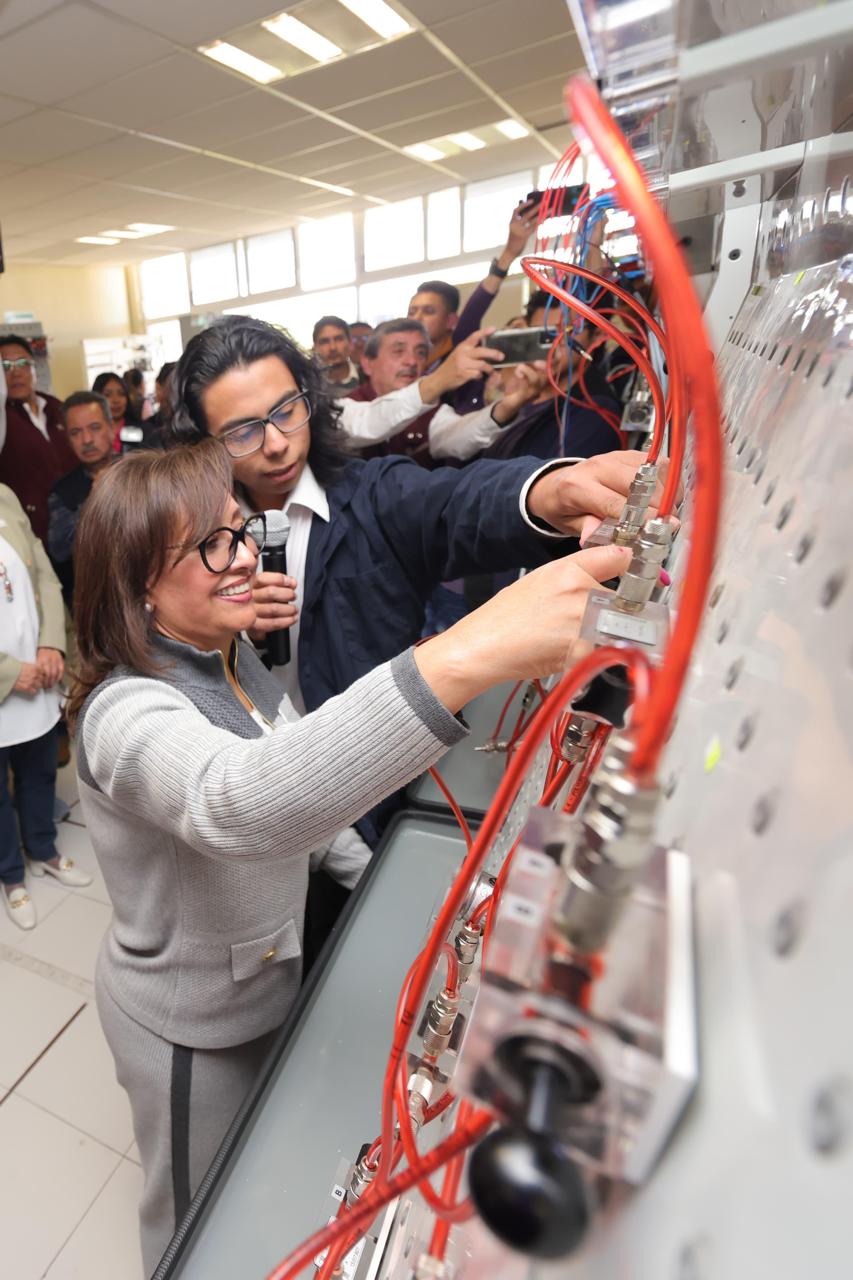 Celebra UPTx su XX aniversario con la inauguración del Centro Integral de Mecatrónica